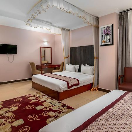 Russell Hotel Кампала Екстер'єр фото