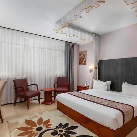 Russell Hotel Кампала Екстер'єр фото