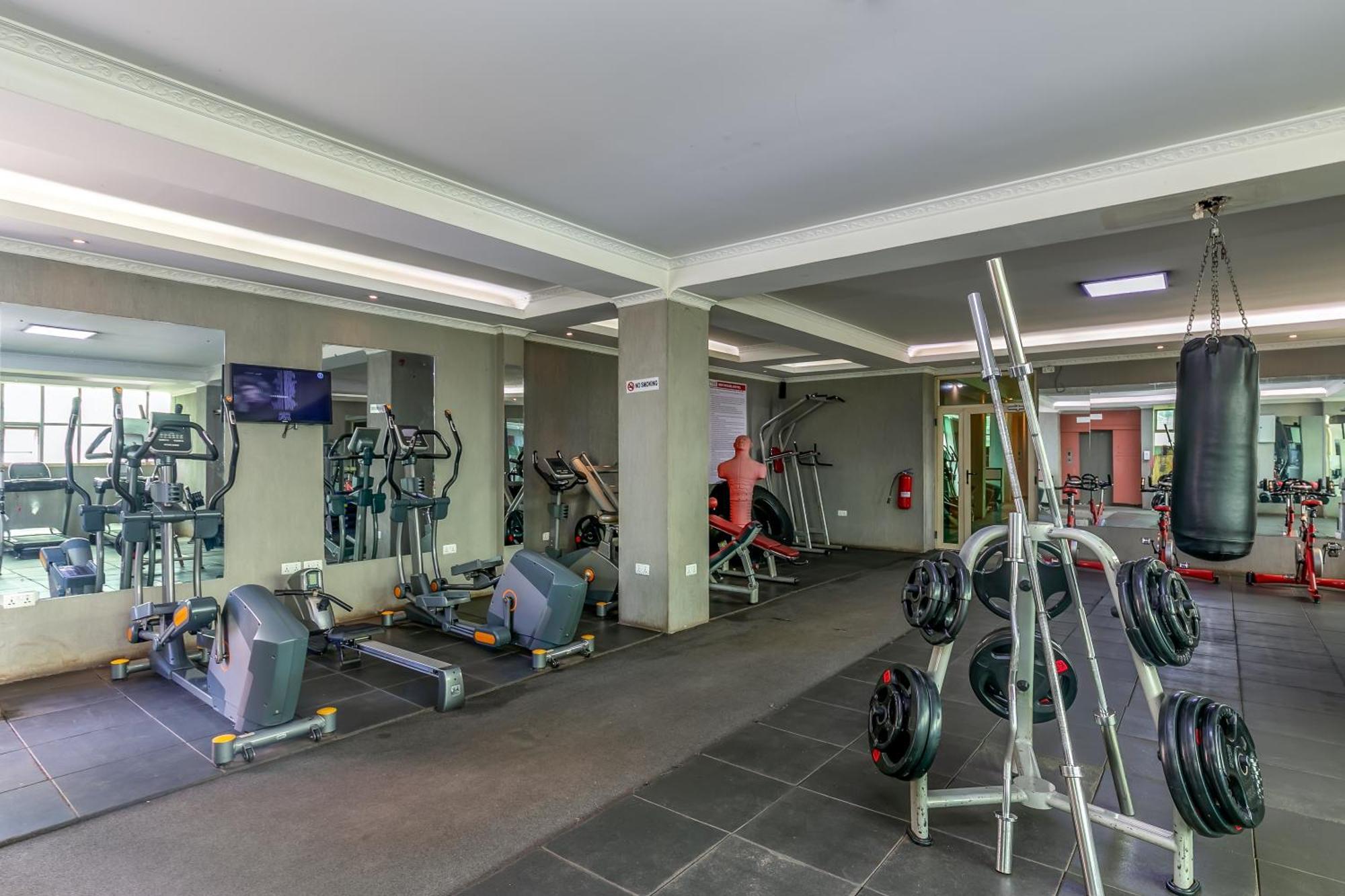 Russell Hotel Кампала Екстер'єр фото
