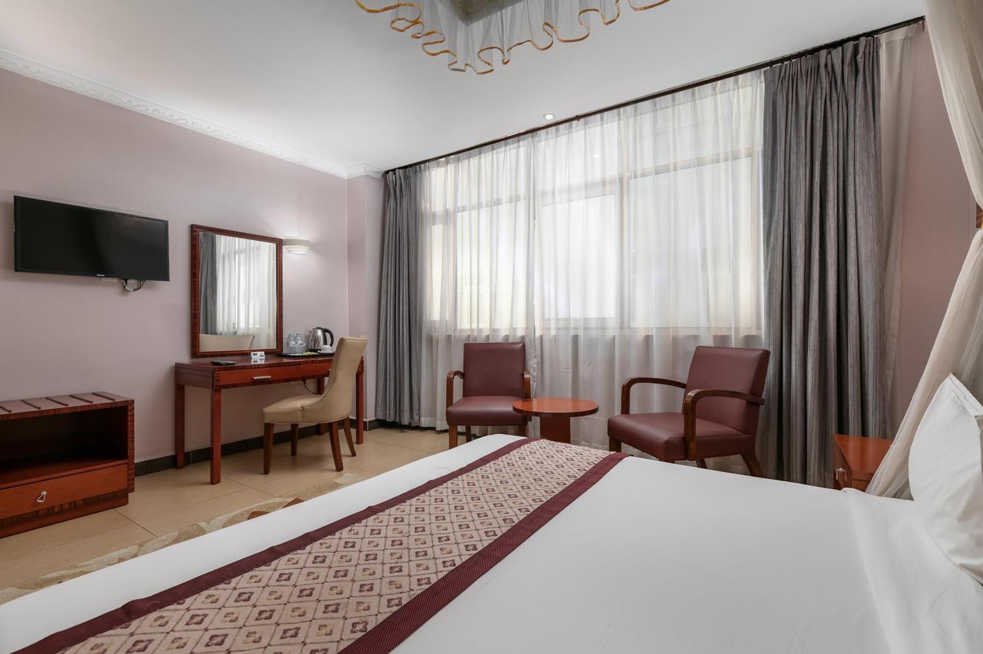 Russell Hotel Кампала Екстер'єр фото