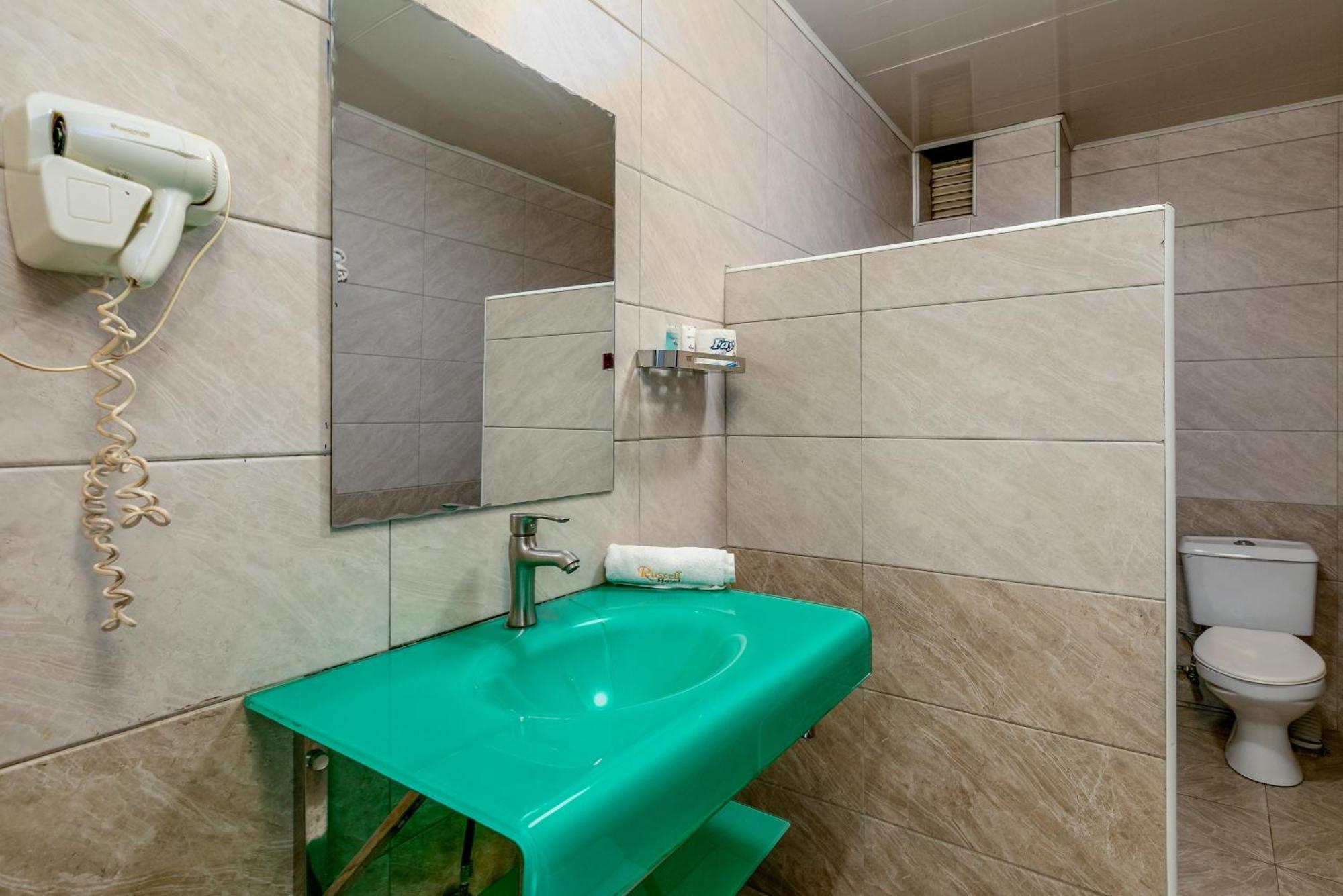 Russell Hotel Кампала Екстер'єр фото