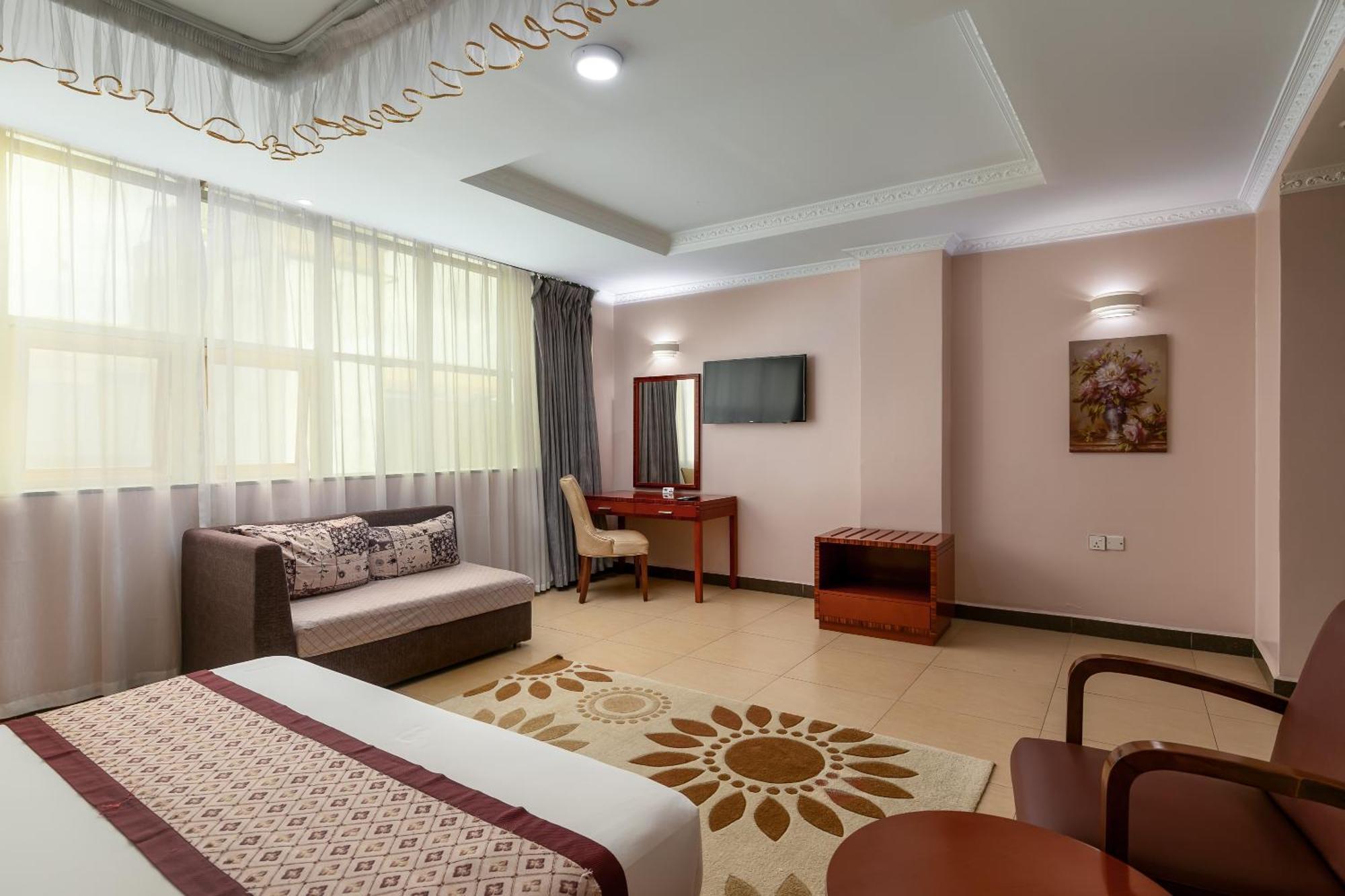 Russell Hotel Кампала Екстер'єр фото