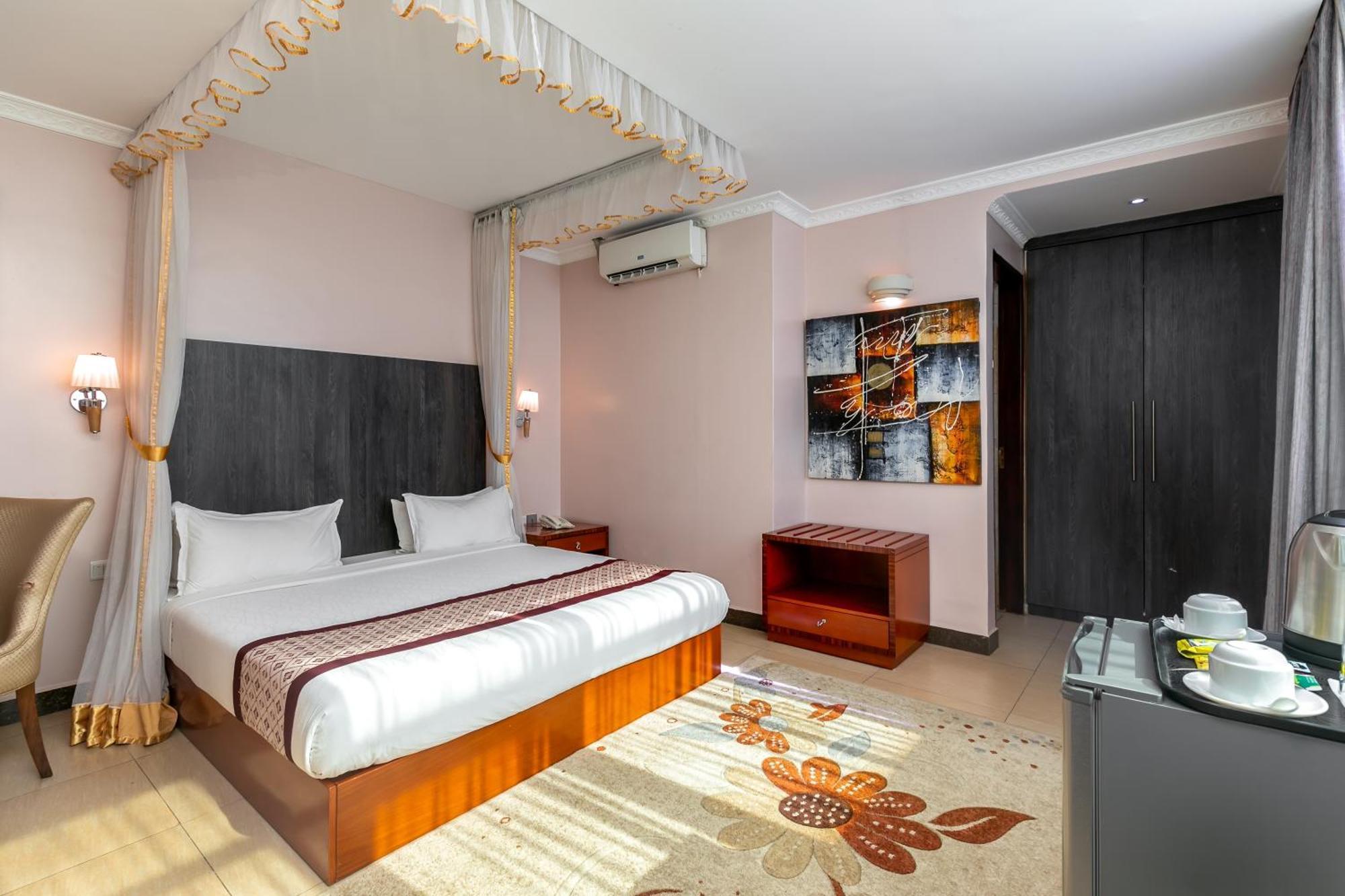 Russell Hotel Кампала Екстер'єр фото