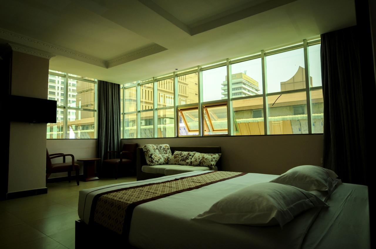 Russell Hotel Кампала Екстер'єр фото