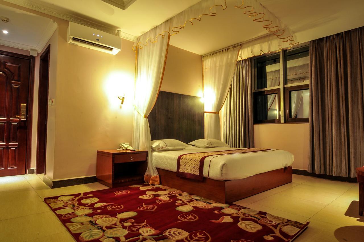 Russell Hotel Кампала Екстер'єр фото