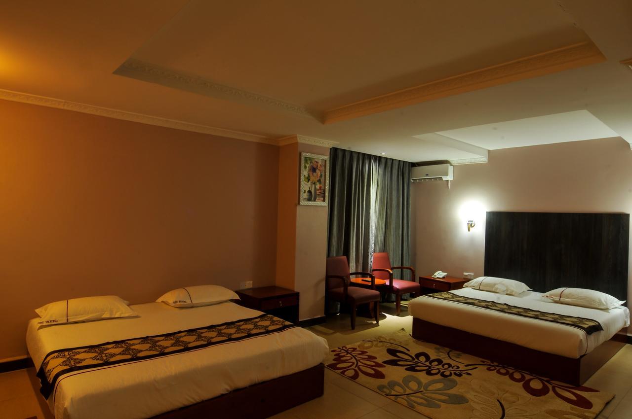 Russell Hotel Кампала Екстер'єр фото