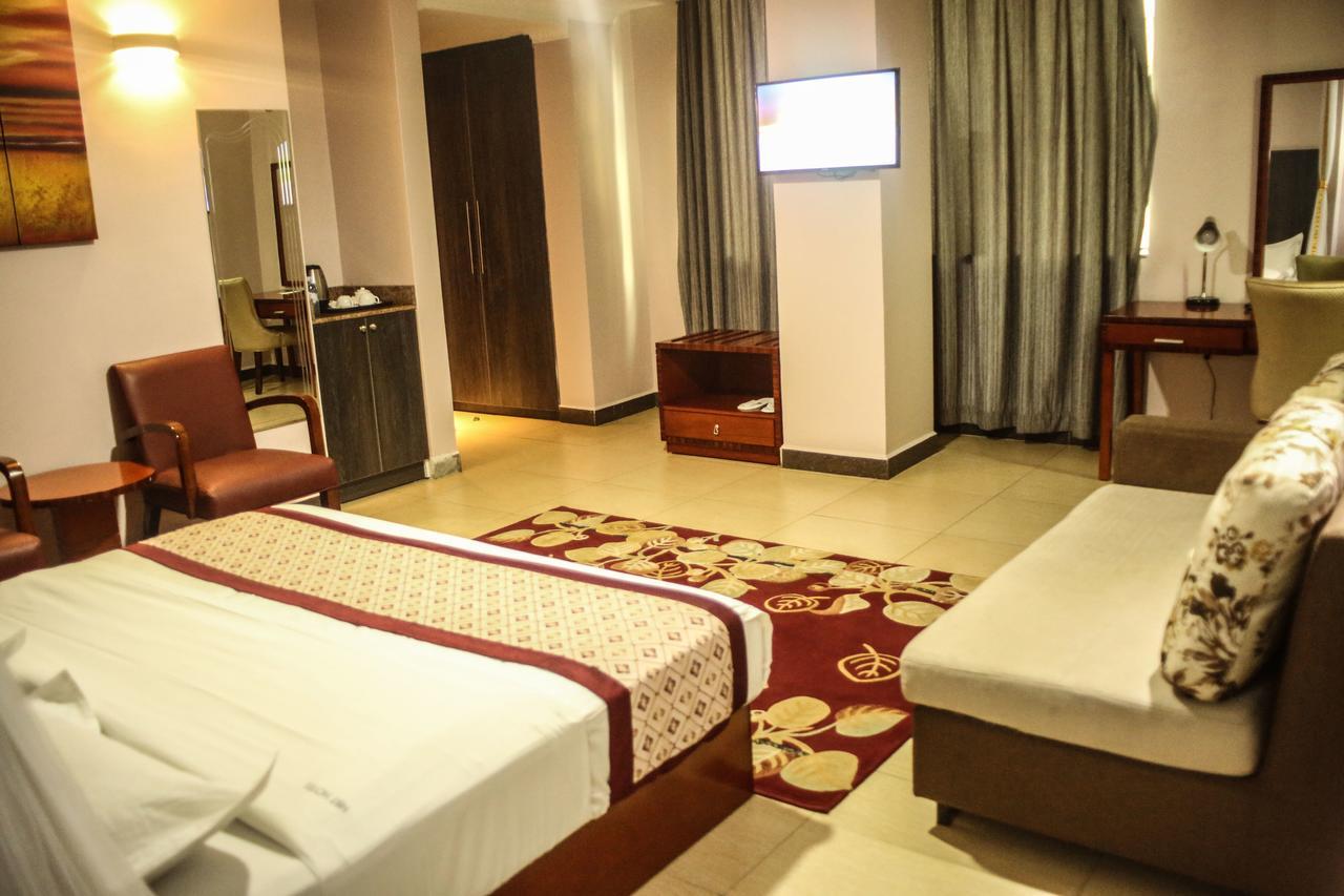 Russell Hotel Кампала Екстер'єр фото